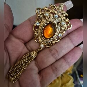 Vintage Gold-Tone Brooch with Amber Cabochon and Pearl Accents